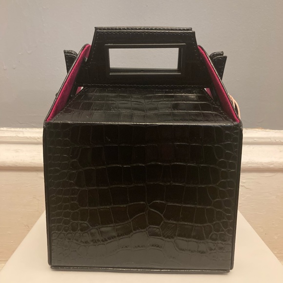 BNWT POP & SUKI Black Croc-Embossed Leather Takeout Bag - Picture 3 of 11
